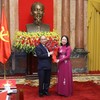 Ông Nguyễn Xuân Phúc bàn giao công tác Chủ tịch nước