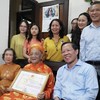 Chủ tịch TP.HCM Phan Văn Mãi chúc thọ người cao tuổi