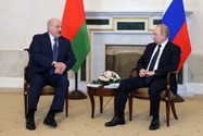 Tổng thống Belarus Alexander Lukashenko (trái) và Tổng thống Nga Vladimir Putin. Ảnh: REUTERS