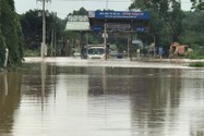 Đồng Nai: Nước tràn vào nhà dân tại TP Biên Hòa sau trận mưa lớn