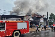 Cháy cơ sở kinh doanh đồ nhựa tiện ích ở TP Buôn Ma Thuột
