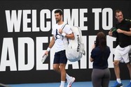 Djokovic trở lại Úc sau gần 1 năm bị cấm nhập cảnh