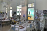 Phòng hồi sức COVID-19 của Khoa nhiễm D BV Bệnh nhiệt đới kín giường.