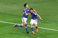 Ritsu Doan gỡ hòa 1-1 cho Nhật Bản, mở đầu cơn địa chấn thứ hai ở châu Á.