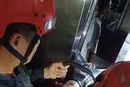 Kịp thời giải cứu 2 người bị mắc kẹt trong thang máy tại Đà Nẵng 