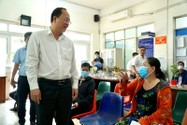 Phó Bí thư TP.HCM Nguyễn Hồ Hải khảo sát thực tế tại phường đông dân