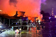 Phú Quốc: Hỏa hoạn lúc rạng sáng, 11 căn nhà tạm cháy rụi 