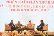 Các đại biểu thảo luận tại hội thảo. Ảnh: VIẾT THỊNH