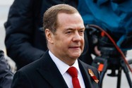 Phó Chủ tịch Hội đồng An ninh Nga - ông Dmitry Medvedev tại lễ duyệt binh kỷ niệm 77 năm Ngày chiến thắng tại Quảng Trường Đỏ ở thủ đô Moscow ngày 9-5. Ảnh: REUTERS