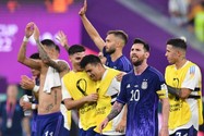 Xem Messi đá hỏng penalty, Argentina vẫn đánh bại Ba Lan 2-0