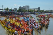 Xem đua ghe ngo tưng bừng trên sông Maspero