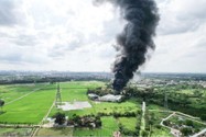 Cháy lớn 1 kho xưởng ở huyện Gia Lâm, TP Hà Nội