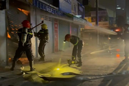 Cháy nhà mặt tiền đường Điện Biên Phủ, 2 người mắc kẹt