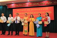 Trao tặng Huy hiệu Đảng và Kỷ niệm chương cho 17 Đảng viên Khối Dân - Chính - Đảng TP.HCM