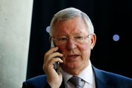 Cuộc điện thoại bí mật của Sir Alex Ferguson ám ảnh MU