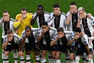 Cả đội tuyển Đức làm hành động lạ ở World Cup, FIFA im lặng