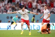 Saudi Arabia thua đau trong ngày Lewandowski bật khóc