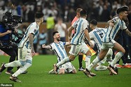 Messi hiện thực hóa giấc mơ vô địch World Cup cùng Argentina