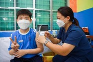 9 quận tại TP.HCM chưa tổ chức tiêm vaccine cho HS tại trường