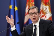 Tổng thống Serbia - ông Aleksandar Vucic phát biểu trước trong một cuộc họp báo ở thủ đô Belgrad (Serbia) ngày 6-5. Ảnh: AP