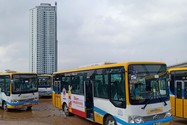 Bị nợ lương, nhân viên xe buýt trợ giá ở Đà Nẵng đình công