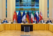 Một cuộc họp giữa quan chức EU và Iran nhằm khôi phục thỏa thuận hạt nhân ở thủ đô Vienna (Áo) hồi năm 2021. Ảnh: REUTERS