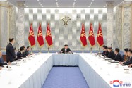 Ông Kim Jong-un chủ trì một phiên họp của đảng Lao động Triều Tiên hôm 31-12-2022. Ảnh: KCNA