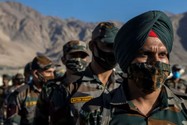 Các binh sĩ Ấn Độ tại một căn cứ không quân ở vùng Ladakh hồi năm 2020. Ảnh: REUTERS