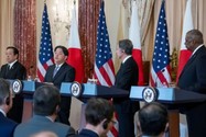 (Từ trái qua) Bộ trưởng Quốc phòng Nhật Yasukazu Hamada, Ngoại trưởng Nhật Yoshimasa Hayashi, Ngoại trưởng Mỹ Antony Blinken và Bộ trưởng Quốc phòng Mỹ Lloyd Austin. Ảnh: AP