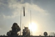 Trung Quốc phóng thử tên lửa đối hạm siêu thanh YJ-21. Ảnh: WEIBO