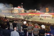 Chùm ảnh: Triều Tiên duyệt binh quy mô, phái đoàn cấp cao Nga, Trung cùng dự