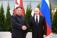 TASS: Ông Putin và ông Kim đã gặp nhau tại sân bay vũ trụ Vostochny