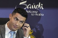 Ronaldo nói về “nghi án” đi lòng vòng rồi quay về Anh