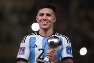 Tuyển thủ trẻ Argentina khiến Grealish ‘rơi vào quá khứ’