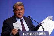 Laporta chỉ trích Real Madrid 'mượn gió bẻ măng'