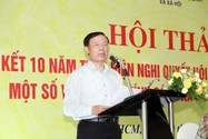 Ông Phạm Văn Linh, Phó Chủ tịch Hội đồng Lý luận Trung ương, phát biểu tại hội thảo.