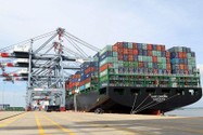 Cảng Cái Mép - Thị Vải (Bà Rịa-Vũng Tàu) là một trong những cảng container tiên phong trong việc đón các tàu trọng tải lớn, được xếp vào nhóm cảng hàng đầu thế giới.