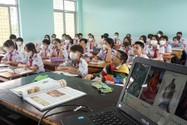 Học sinh Trường THCS Lý Tự Trọng, quận Gò Vấp trong giờ học môn lịch sử và địa lý.