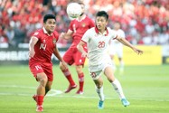 Phan Văn Đức trong trận hòa 0-0 ở lượt đi trước Indonesia.
