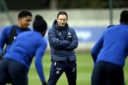 Tân HLV Lampard tạm quyền ở Chelsea chuẩn bị đến “hang sói” Bernabeu.