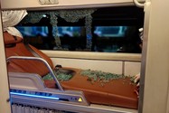 1 xe khách bị ném đá vỡ kính khi qua tỉnh Kon Tum