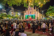 Người dân Đà Nẵng rộn ràng đón Giáng sinh 2022