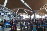 Hơn 300 người Việt Nam từ Malaysia về sân bay Cần Thơ