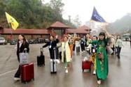 Việt Nam đón đoàn khách du lịch Trung Quốc đầu tiên