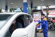 Thay đổi mức thuế bảo vệ môi trường, giá xăng dầu tăng từ 0 giờ 1-1-2023