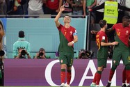 Ronaldo từ giã sân cỏ ngay sau khi vô địch World Cup
