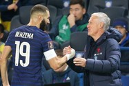 HLV Deschamps giận dữ khi bị hỏi về việc Benzema quay lại tuyển Pháp