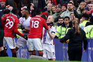 Man United rơi vào thế khó vì chiếc thẻ đỏ của Casemiro