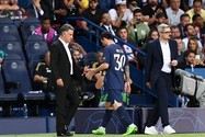 PSG thay máu đội hình, không trả lương nổi cho Zidane