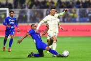 Ronaldo không thể bỏ tật kiêu ngạo